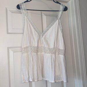 American Eagle crème top size XL adjustable straps.